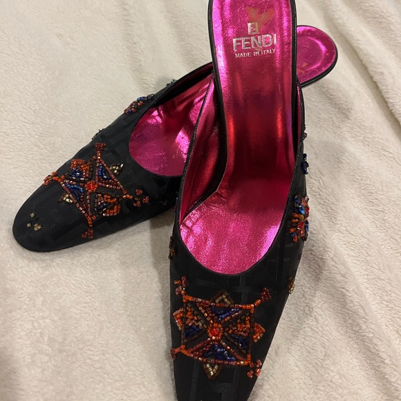 Beautiful brand new shoes FENDI color black - Picture 1 of 7